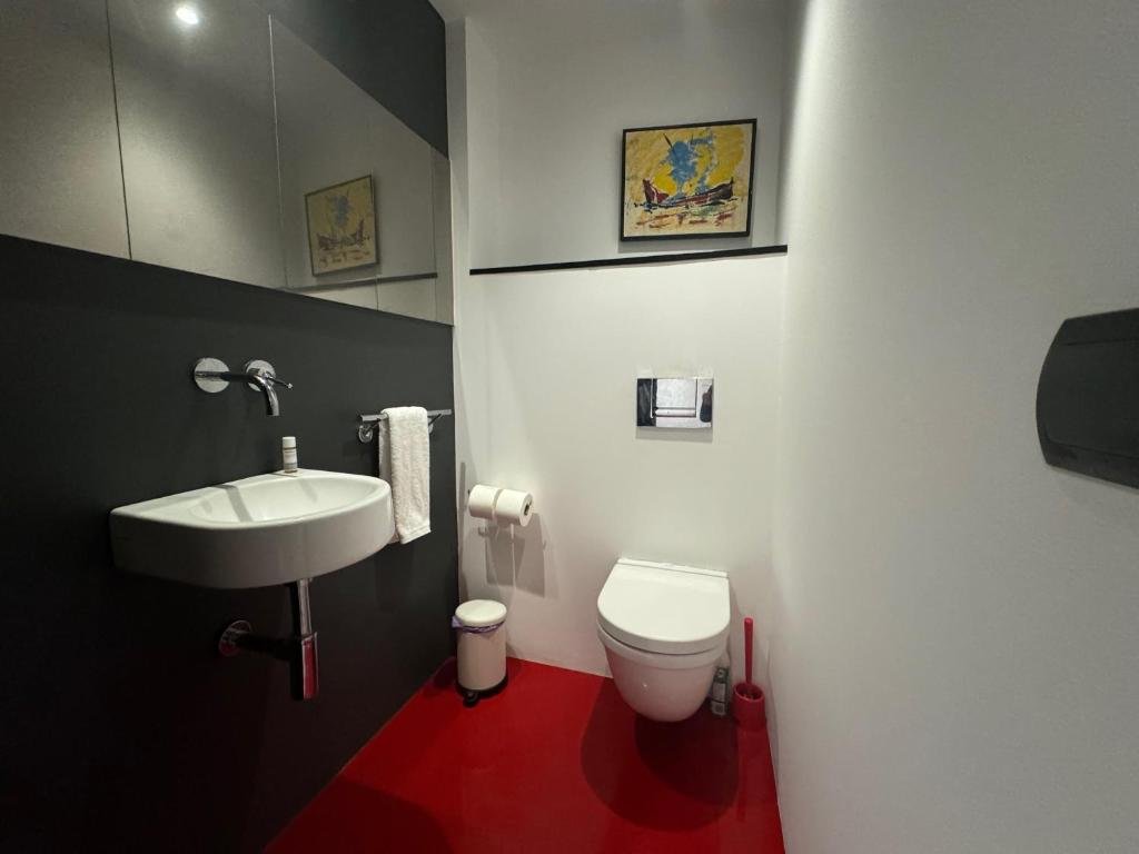 Sea Breeze Boutique House — WC