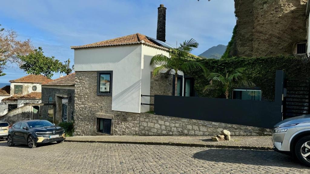 Sea Breeze Boutique House — exterior